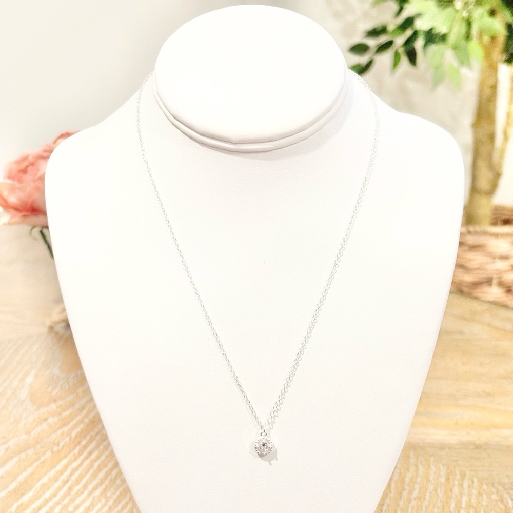 Dainty Silver Necklace 18” Crystal Pendant Minimalist Everyday Jewelry New